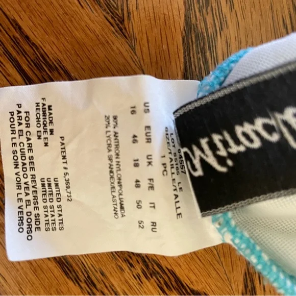 Miraclesuit swim top - Picture 4 of 4